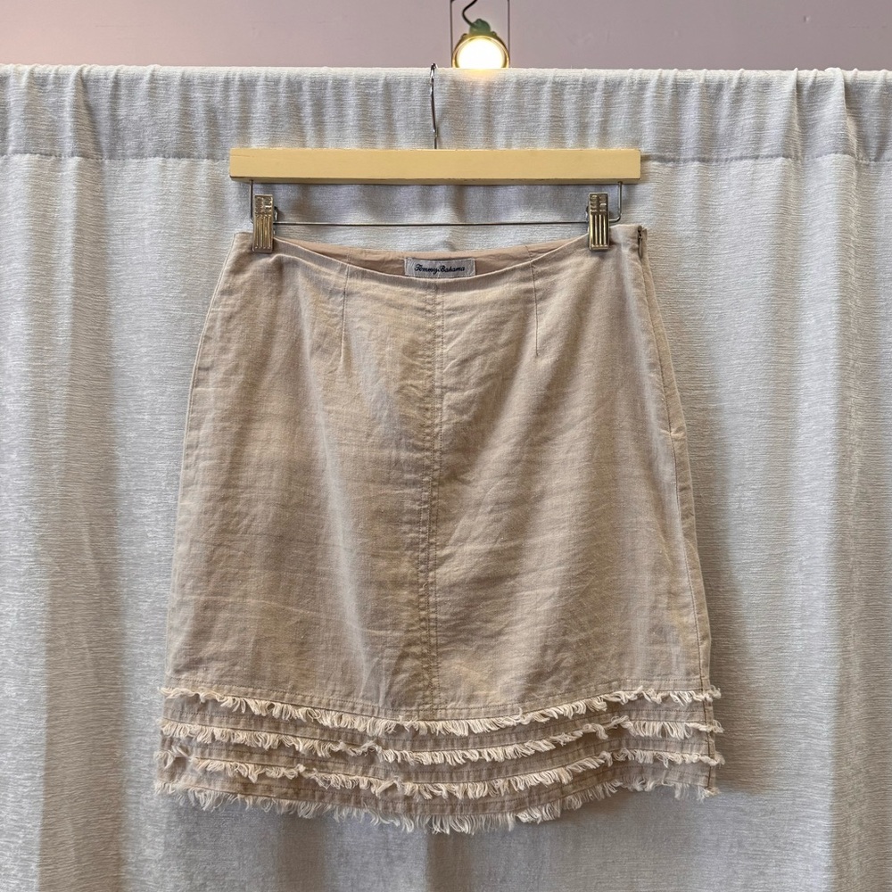 Tommy Bahama skirt with frilled detail around bottom. Size 2.